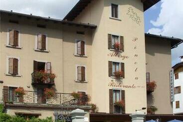 בית מלון כפרי Albergo Pineta