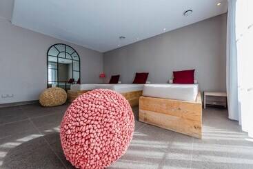 Garrigae Distillerie De Pezenas   Hotellerie & Spa