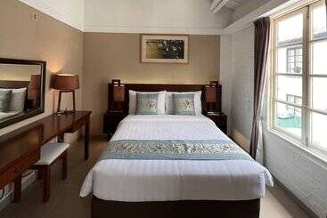 هتل Heritage Lodge