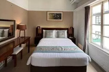 هتل Heritage Lodge