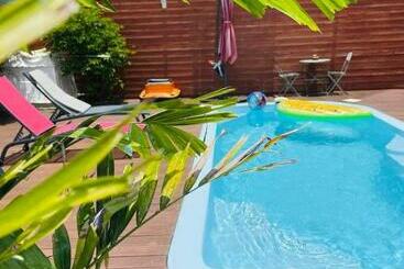 مبيت وإفطار L Est Capade