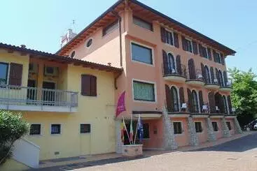 هتل Ahg Donna Silvia Wellness