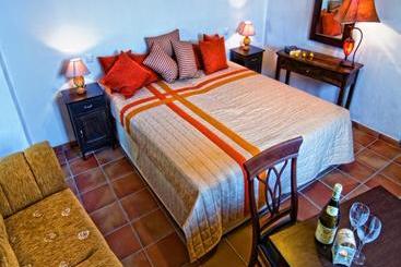 Hotel Alkifron Apart