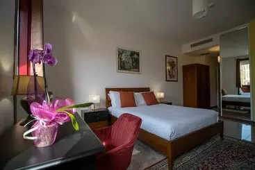 هتل آپارتمان Ego  Residence Ferrara