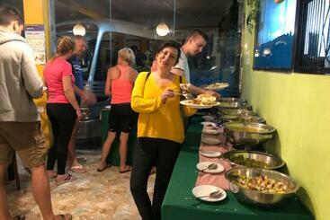 Majatalo Achinika Holiday Inn