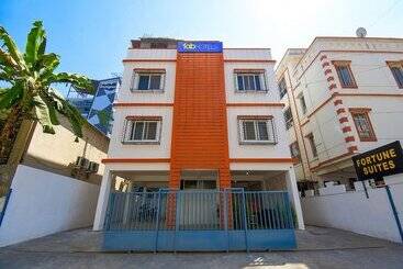 Отель Fab Fortune Suites