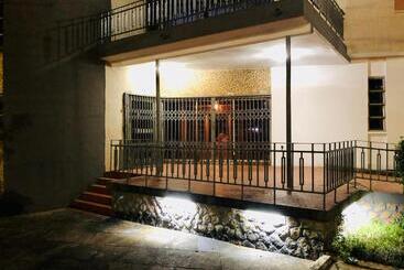 בית מלון כפרי Grace Lodge Onitsha