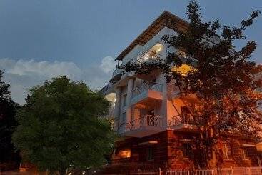 Hotel Treebo Elmas Boutique