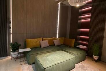 アパートホテル Art Penthouse