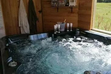Bed and Breakfast Chambre Avec Jacuzzi Privatif Le Pêcher