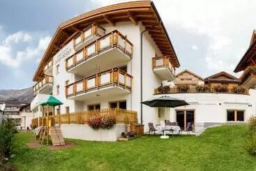 Aparthotel Chesa Arella