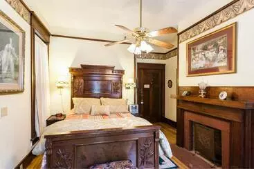 Herlong Mansion Bed & Breakfast