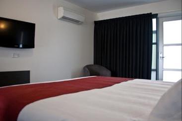 Brighton Hotel Motel