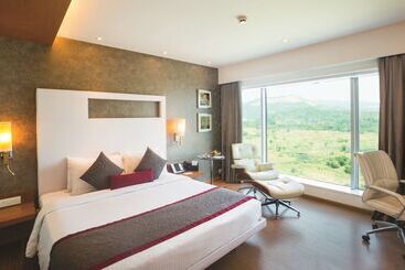 בית מלון כפרי Country Inn & Suites By Radisson Navi Mumbai