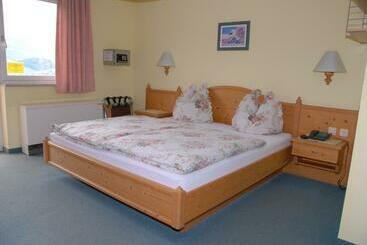 ユースホステル Laterndl Wirt