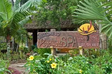 Hotel Crystal Paradise Resort, Spa & Winery