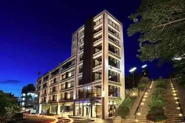 Lealea Garden Hotels   Moon Lake