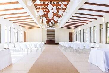 The Fairway Hotel, Spa & Golf Resort