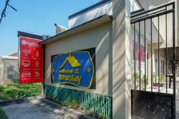 ホテル Amel's Village Homestay By Reddoorz