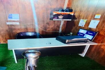 فندق Oyo 85481 Kings Inn