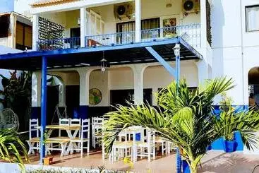 تختخواب و صبحانه Kelly Guest House
