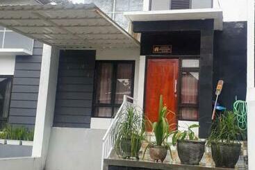 Pensão Villa Fid Bandungan