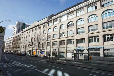 Hotelli P182 Hidden Hostel