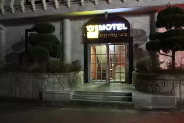 Hill Motel
