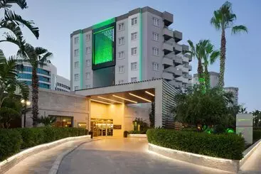 Resort Wyndham Garden Lara