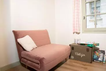 تختخواب و صبحانه La Little Maison