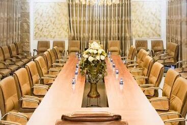 هتل Canh Hung Palace