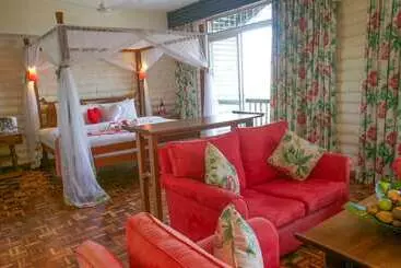 هتل Sarova Salt Lick Game Lodge