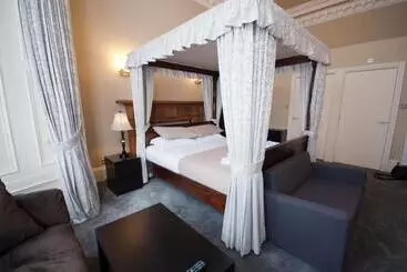 هتل Palmerston Suites