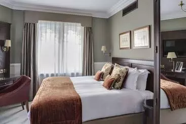 בית מלון כפרי St Paul S