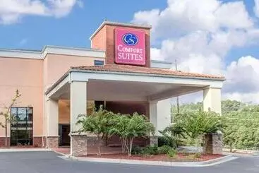 בית מלון כפרי Comfort Suites