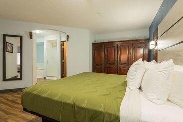 Отель Quality Inn & Suites Manitou Springs At Pikes Peak