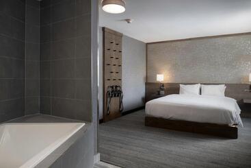 Отель Voco   The Cadence, An Ihg