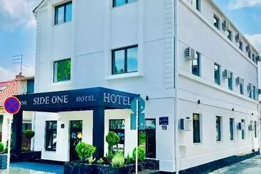 Side One Design Hotel Garni