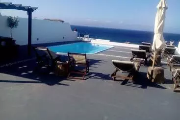 Vrachia Studios & Apartments