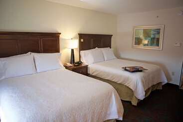 فندق Hampton Inn Colby