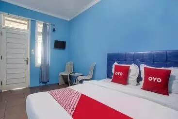 Hotel Oyo 91005 Cottage Putra Mutun Beach