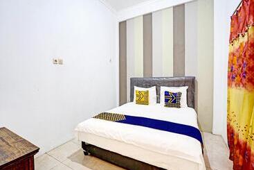 Отель Spot On 90943 Mochi 88 Homestay