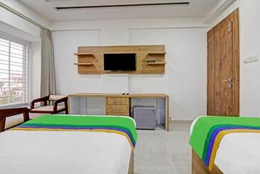 Hotel Treebo Chandraprasth Residency