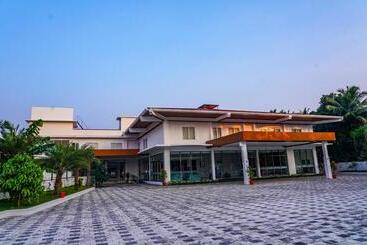 Ark Hotel And Convention Centre