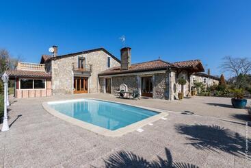 Bed and Breakfast Domaine Castetbieilh