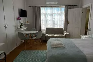 تختخواب و صبحانه Innes Road Durban Accommodation Private Double Room With Private Bathroom