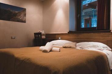 ホテル Pensione Albergo Diffuso Ceaglio Valle Maira