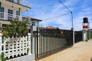 ベッドアンドブレックファースト Avonvin