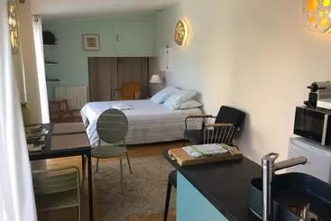 Bed and Breakfast Chambre Studio Indépendante Au Calme Vue Sur Piscine