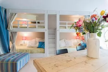 ベッドアンドブレックファースト Flo S Atelier   Family Studio Note Studio Is Adjacent To Flo S Apartment